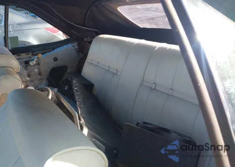 1975 Buick Lesabre z USA, uszkodzony, nr VIN 4P67J5X109059